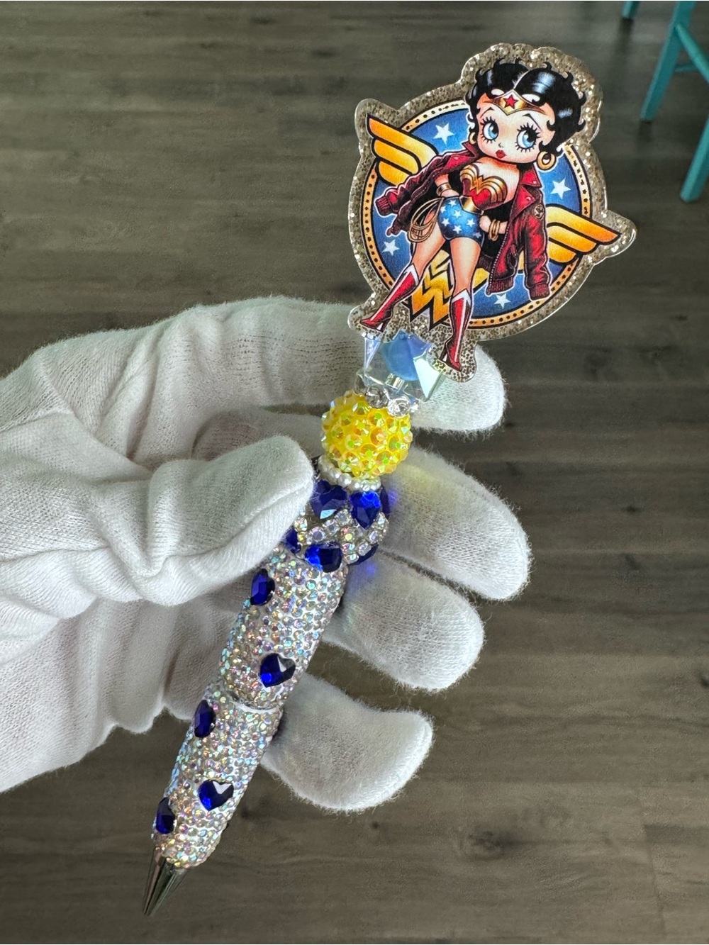 Betty Boop Wonder Woman Fancy Bead Pen - Picture 7 of 7